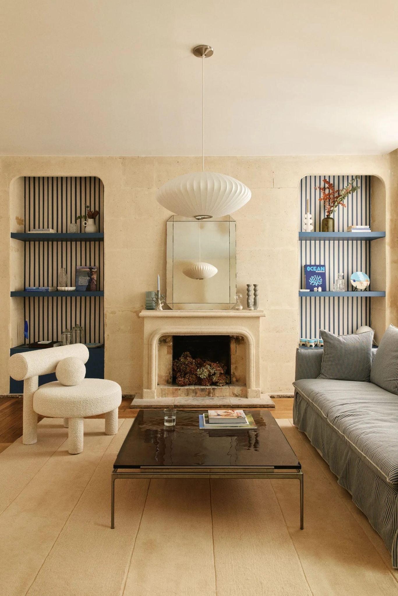 tru so van phong bat dong san kretz phong khach noi that