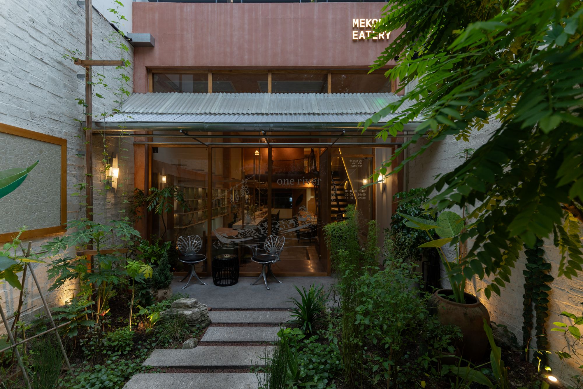 nha hang one river mekong sgnha