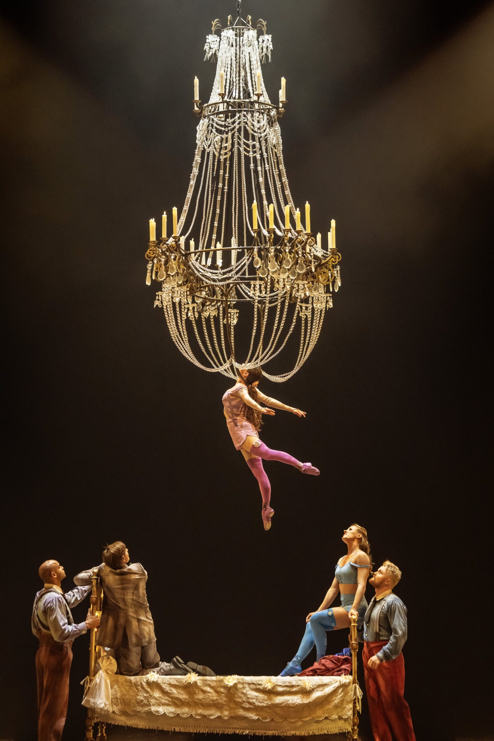 xiec duong dai Corteo Luzia Cirque du Soleil Le Rêve The Dream Franco Dragone Traces Les 7 Doigts de la Main Knitting Peace Cirkus Cirkör vung dat ky bi cong vien gia dinh lang toi my village lune production