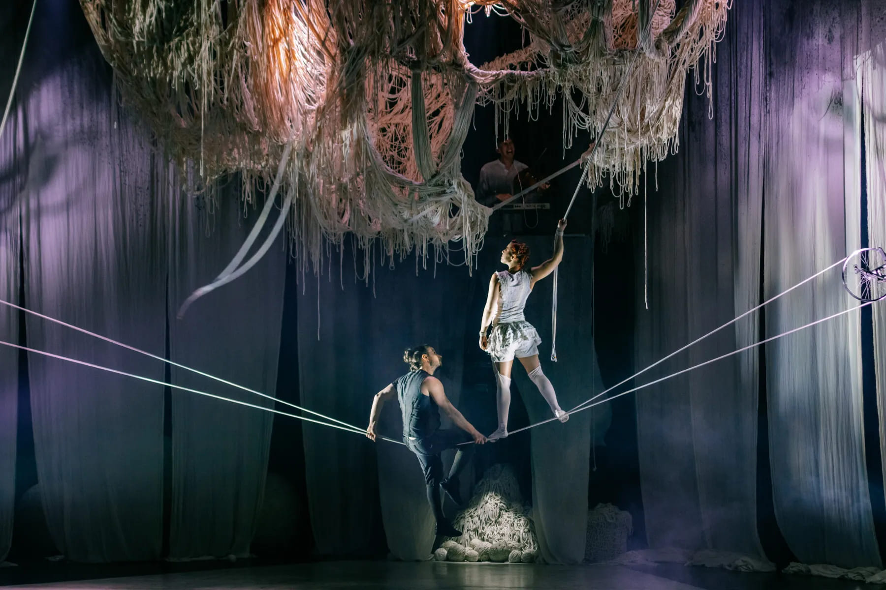 xiec duong dai Corteo Luzia Cirque du Soleil Le Rêve The Dream Franco Dragone Traces Les 7 Doigts de la Main Knitting Peace Cirkus Cirkör vung dat ky bi cong vien gia dinh lang toi my village lune production