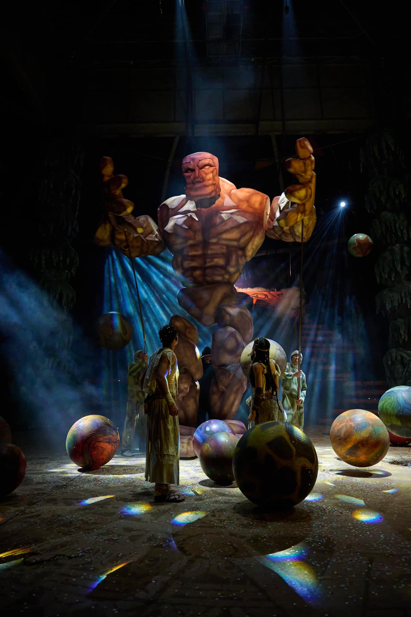 Corteo Luzia Cirque du Soleil Le Rêve The Dream Franco Dragone Traces Les 7 Doigts de la Main Knitting Peace Cirkus Cirkör vung dat ky bi cong vien gia dinh lang toi my village lune production