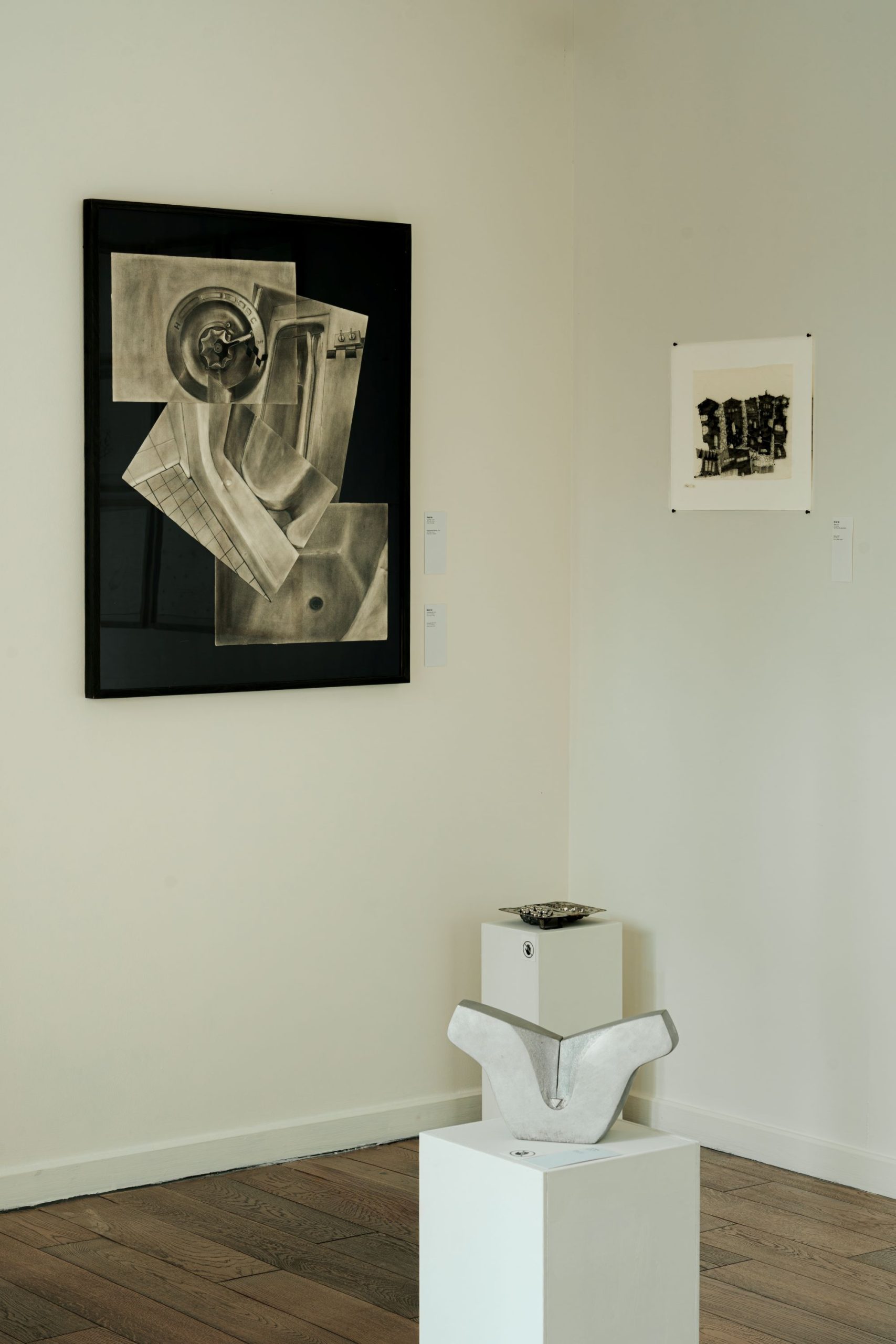 da lua womb of fire trien lam nghe thuat gallery medium nu nghe si