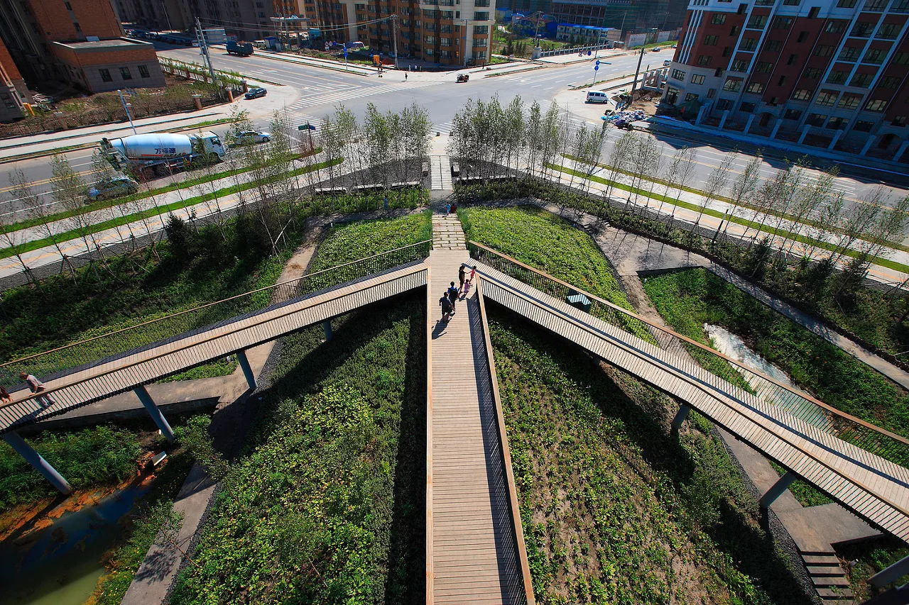thanh pho bot bien sponge city Kongjian Yu Benjakitti Turenscape Arsomsilp Community and Environmental Architect Lujiatan MUDA-Architects Sengkang Floating Wetland Yanweizhou Qunli Park Benthemplein Watersquare